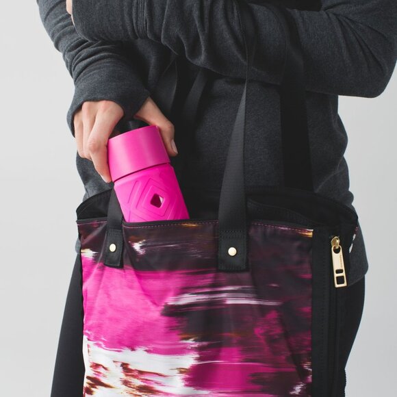 LULULEMON - Set of 3 Bags - ALL NWT Bring it Om Tote & In The Present Pouches - Picture 13 of 14